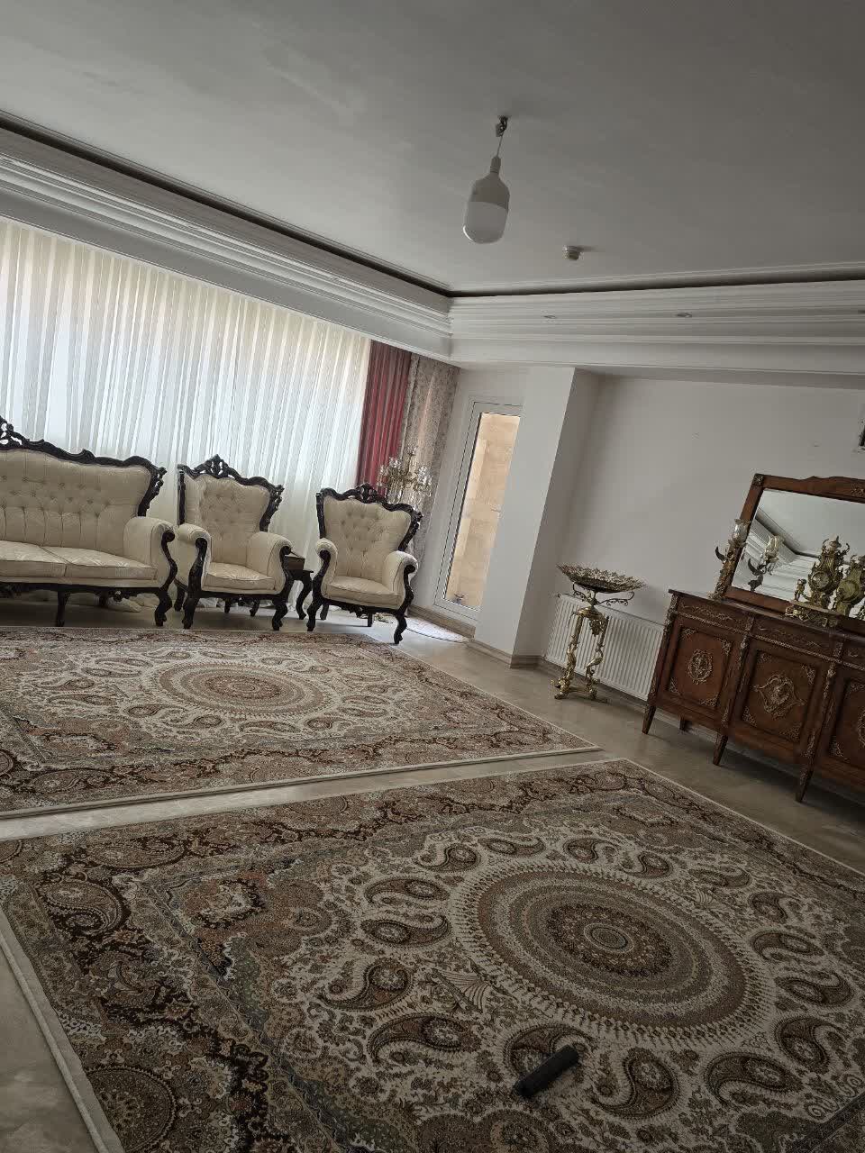 آپارتمان تک واحدی